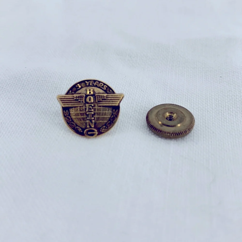 Boeing 5yr Heritage Totem Service Pin. - Picture 1 of 2